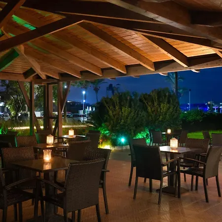 玛图拉海滩酒店 4*