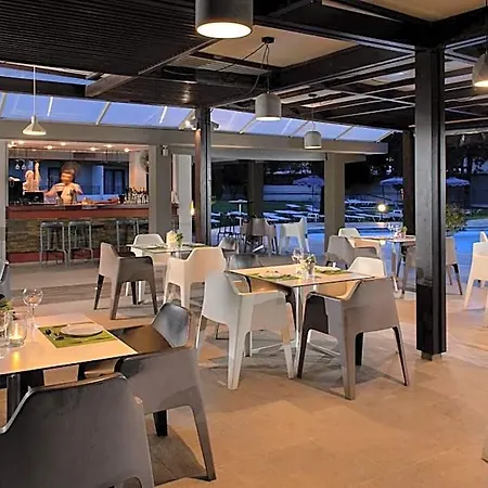 Matoula 4*